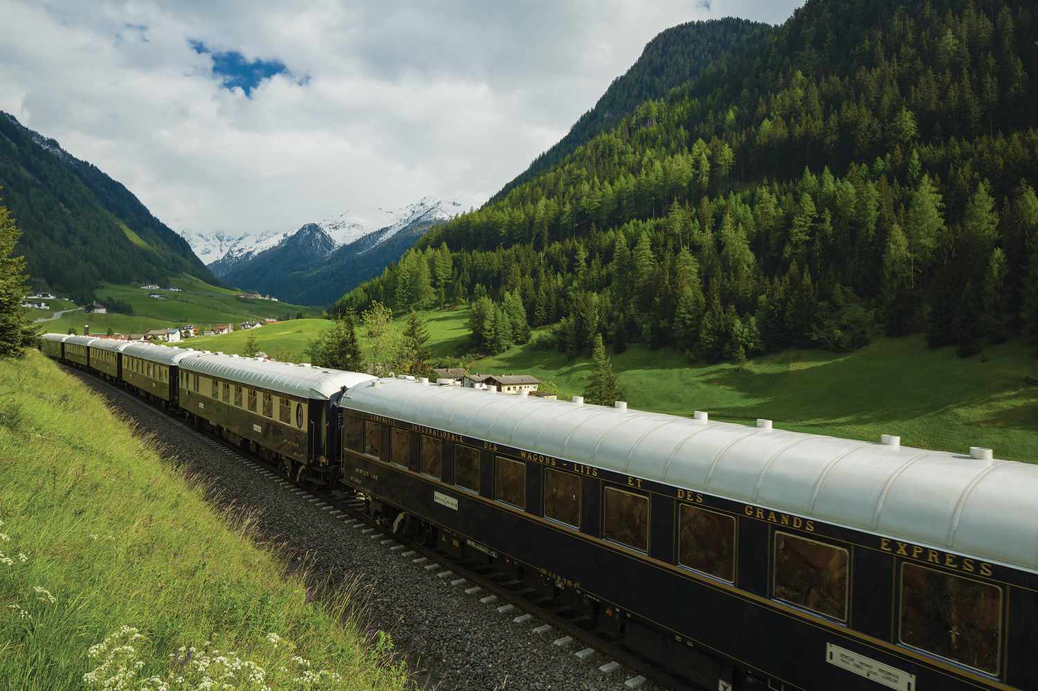 Prague to  Paris